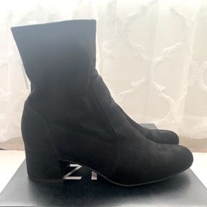 Naturalizer 6.5 Black Boots